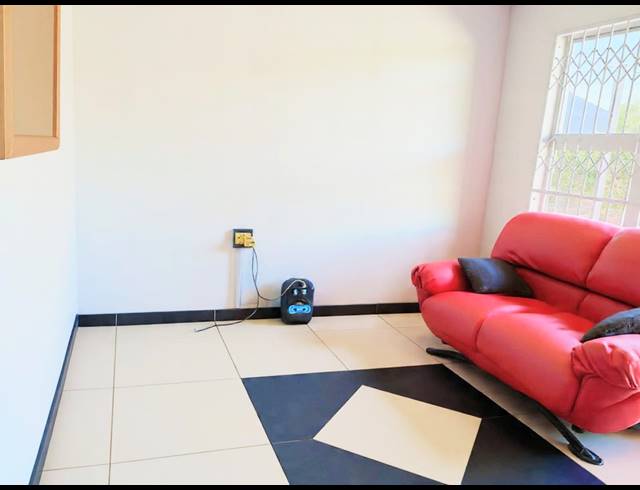 3 BEDROOM HOUSE FOR SALE IN BAYVIEW